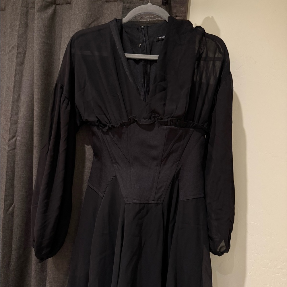 Trendyol Chic Black Long Sleeve Dress